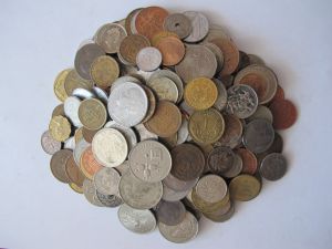 1 КИЛОГРАММ монет (230-260 штук) 50+ стран