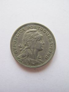 Монета Португалия 50 сентаво 1968