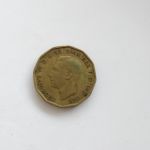 Монета Великобритания 3 пенса 1942